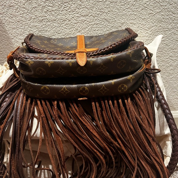 Vintage Boho Satchel. Louis Vuitton Brown Fringe Crossbody Bag - Picture 4 of 5